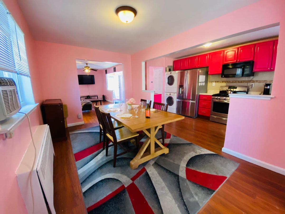 The Pink Paradise Apartment *