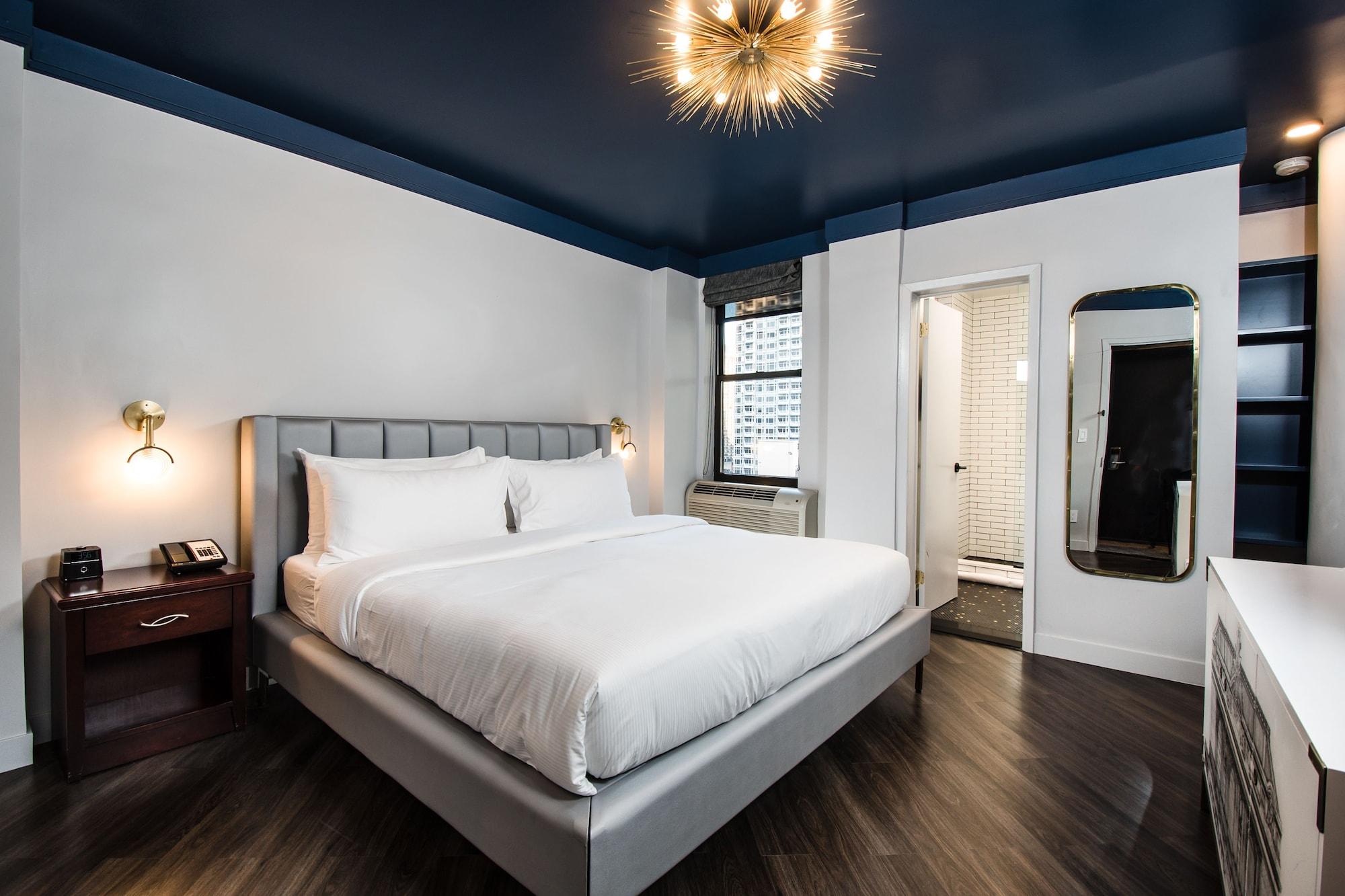 Hotel The @