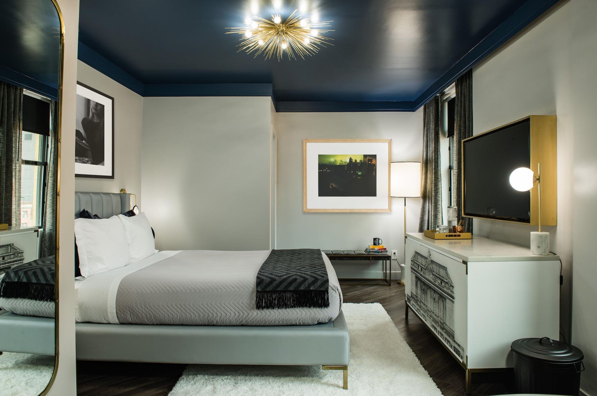 Hotel The @
