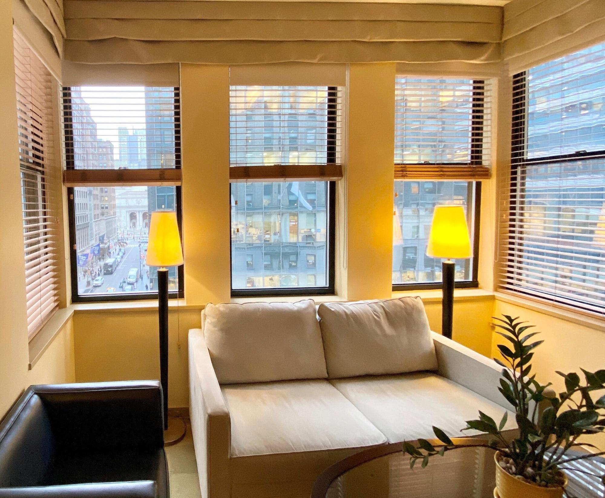 Hotel Library By Library Collection 4*
