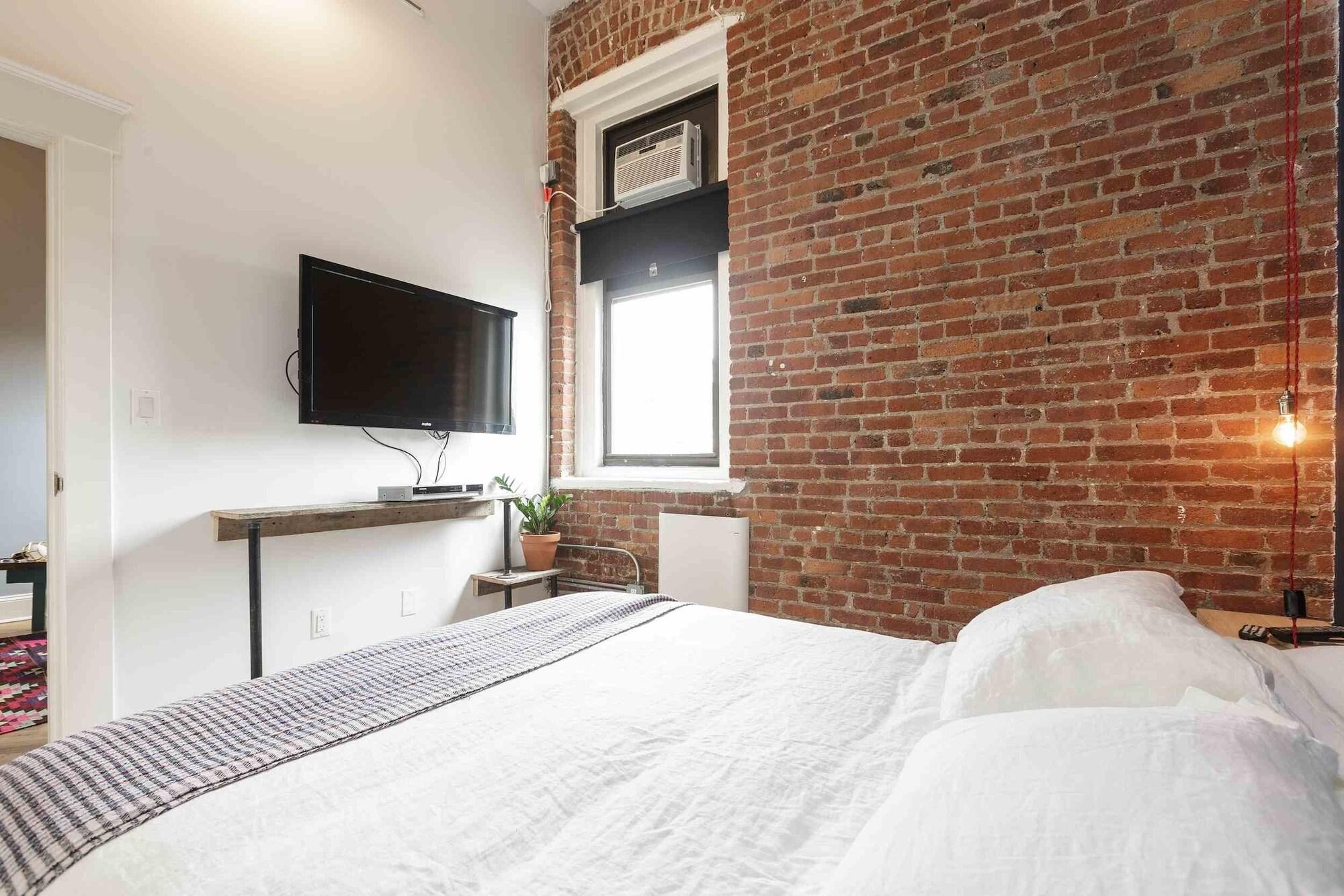 Habitat 101brooklyn Apartment