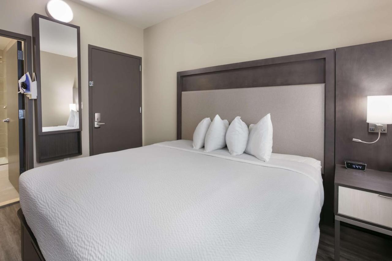 Western Executive Residency Bronx Hotel