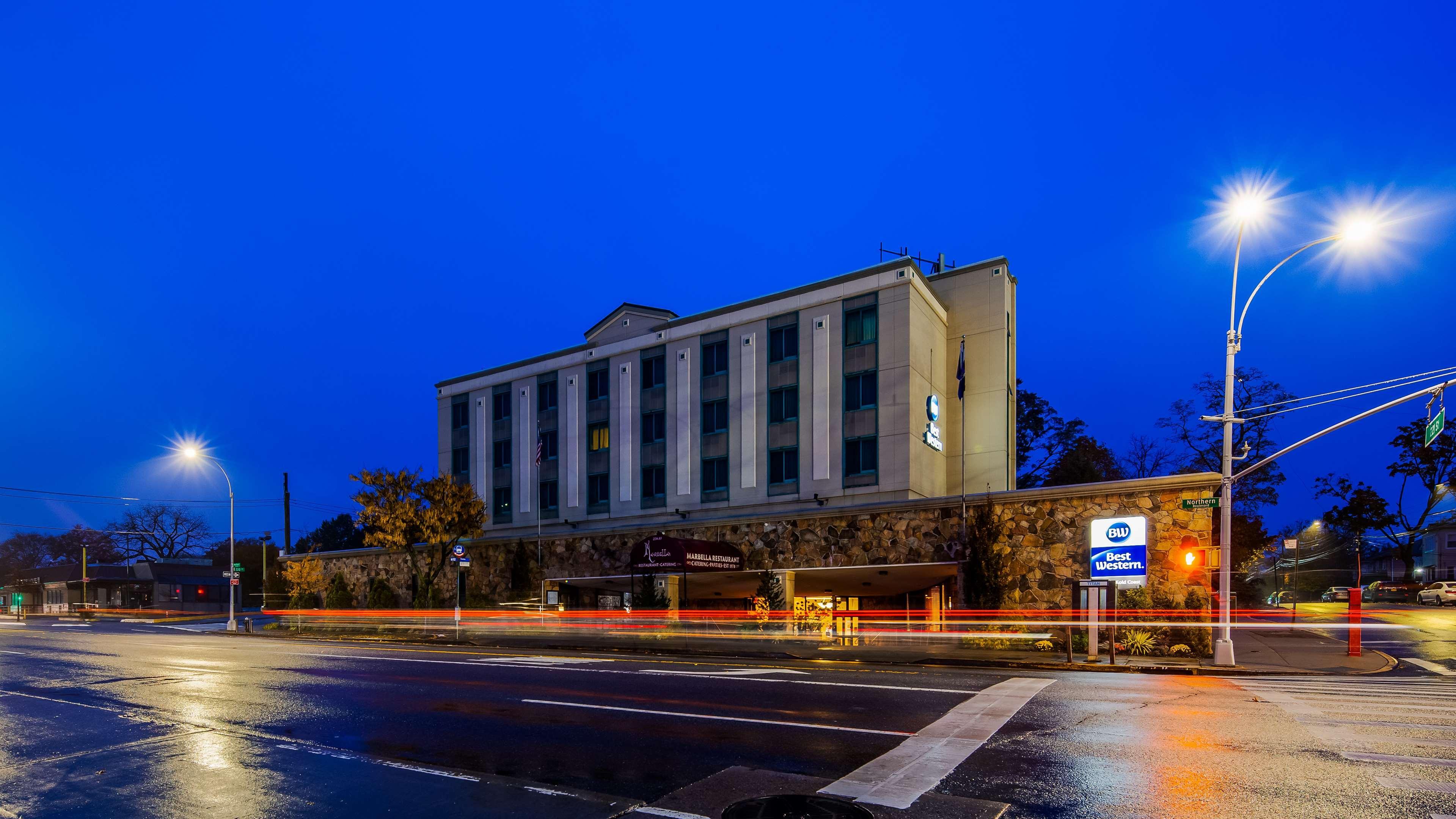 Western Queens Gold Coast Hotel