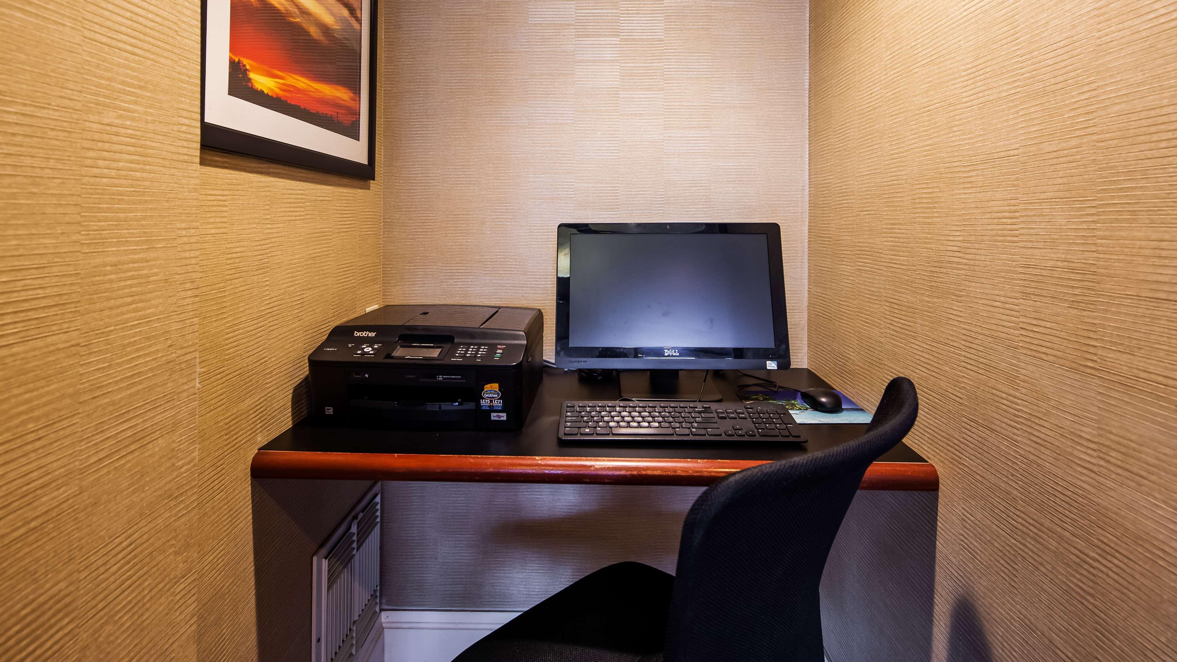 Western Queens Gold Coast Hotel 3*