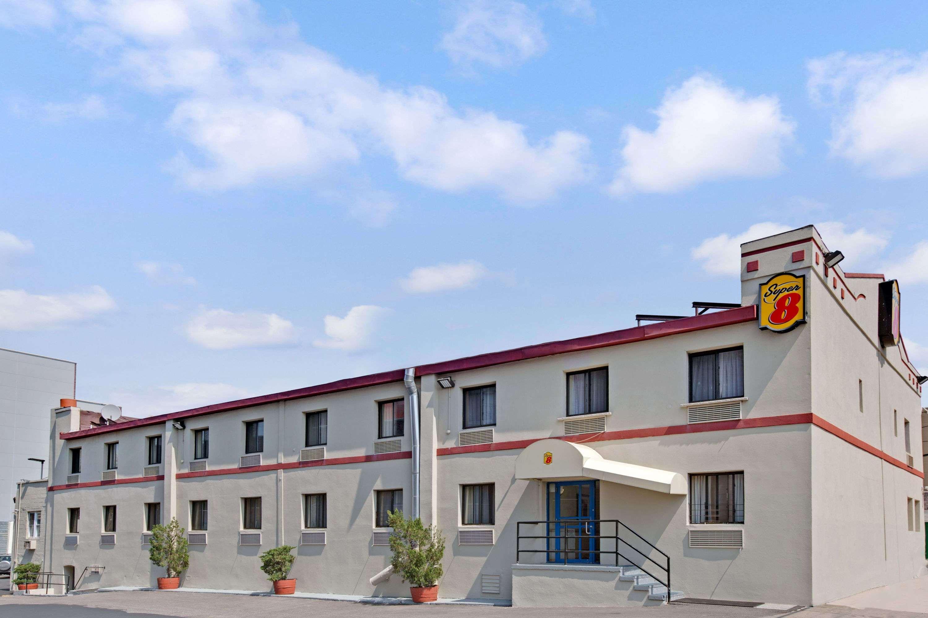 Hotel Super 8 By Wyndham Long Island Lga 2*