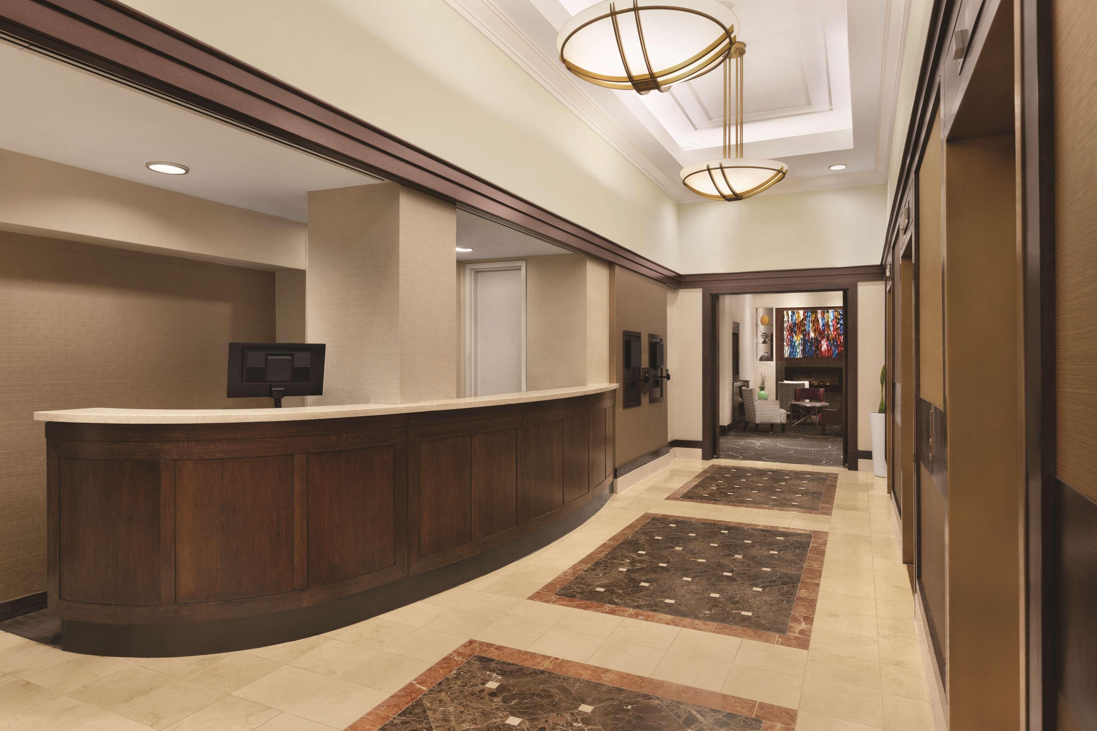 Radisson Street 4*