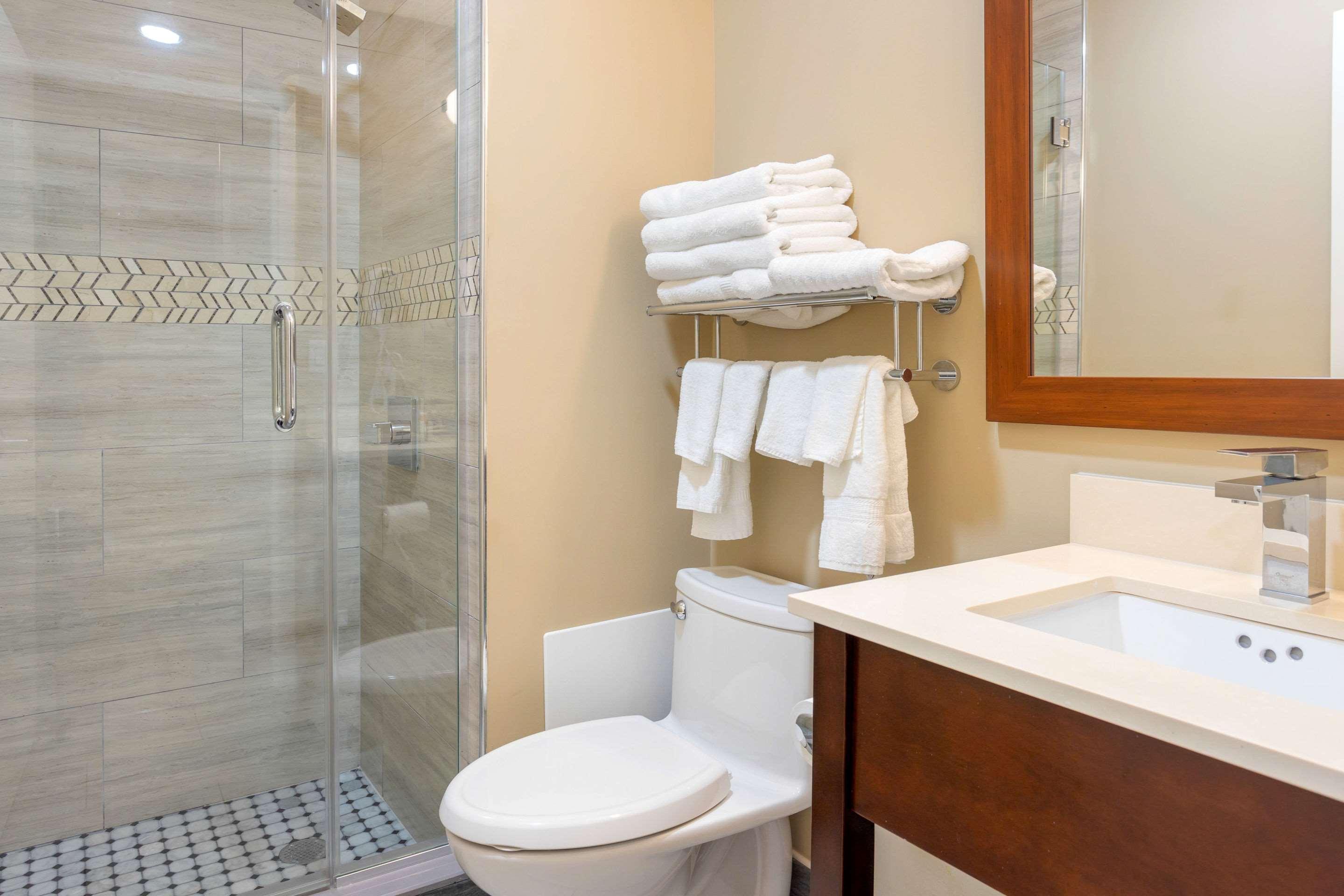 Comfort & Near Jfk Air Train Hotel 3*