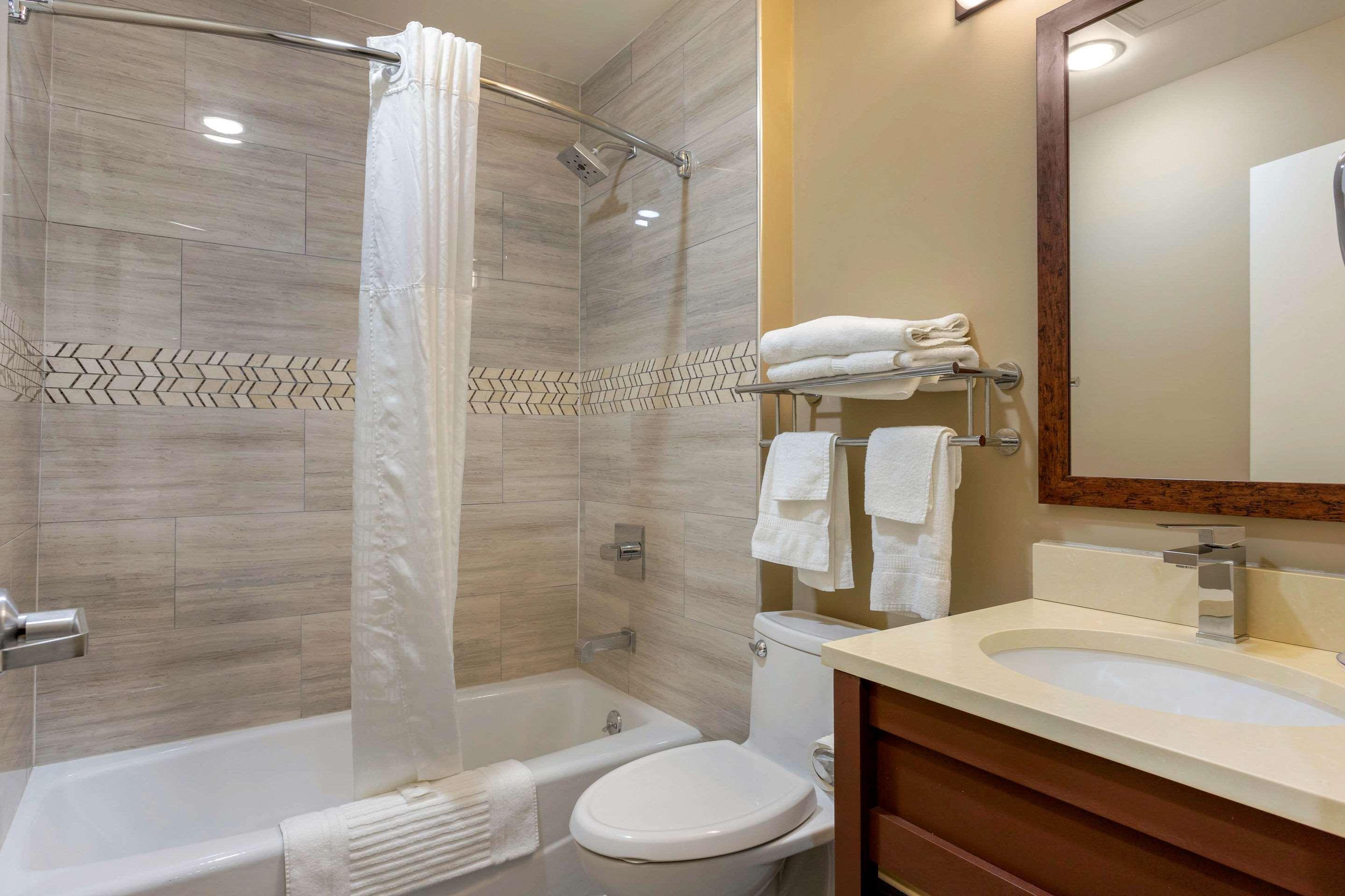 Hotel Comfort & Near Jfk Air Train