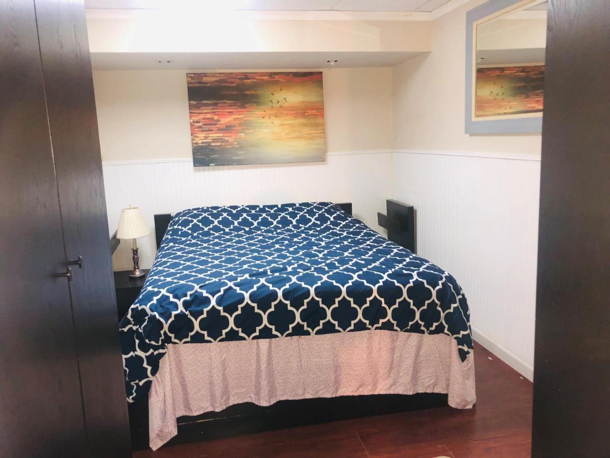 Apartment 67-26 Austin Cove Near Subway, All Shops, Restaurants! Separate Entrance *
