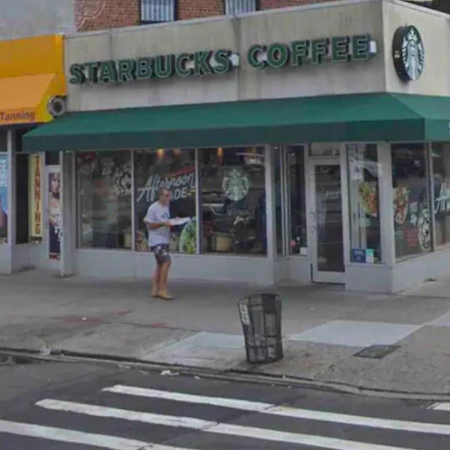 67-26 Austin Cove Near Subway, All Shops, Restaurants! Separate Entrance Apartment