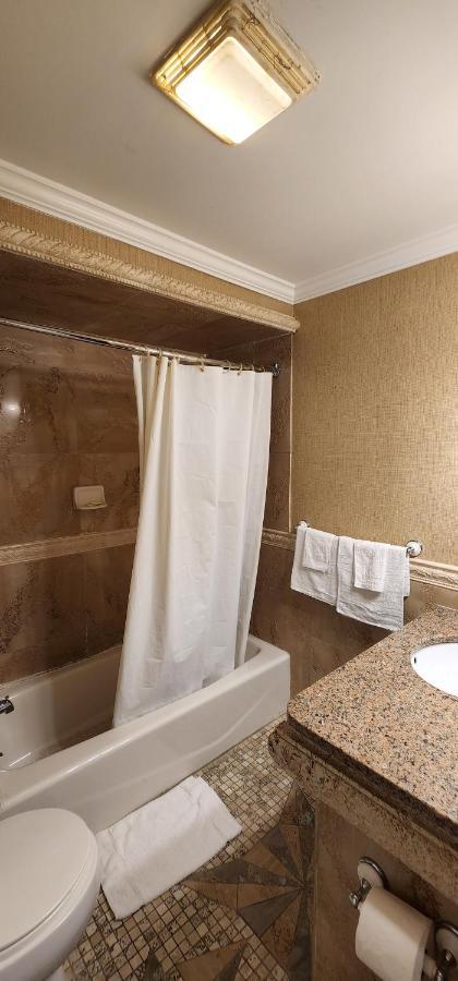 Essence Collection Staten Island 3*