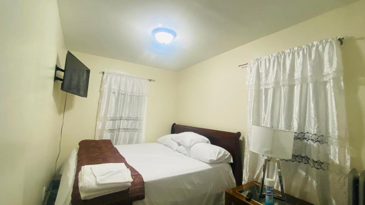 Minutes From Jfk, Beautiful With Peaceful, Cosy, Private Homestay New York