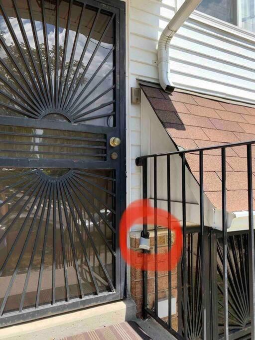 Oasis Ny, 2br Cozy In A 2family House, 18min From The City Apartment *