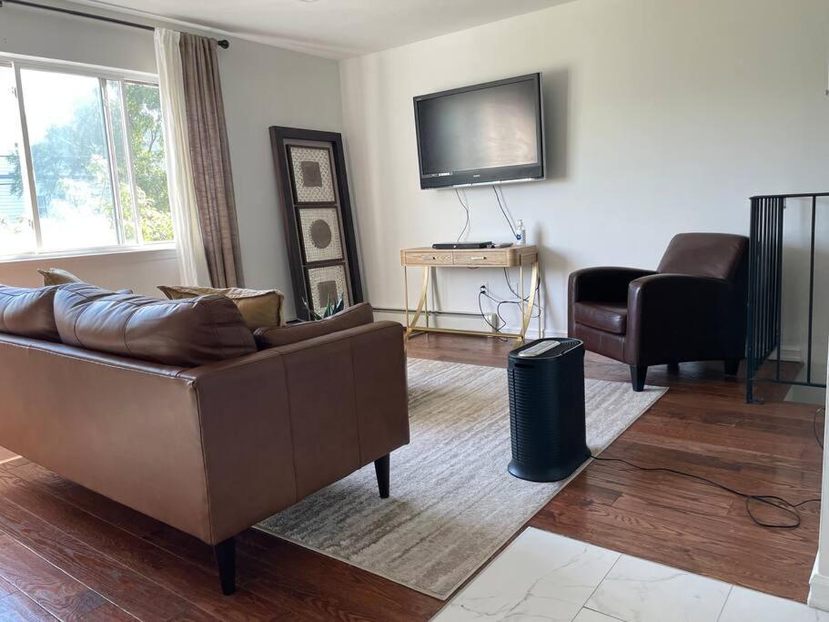 Oasis Ny, 2br Cozy In A 2family House, 18min From The City Apartment