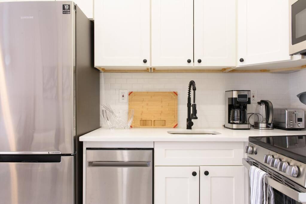 240-14 New Prime Location W&d In Unit Apartment New York