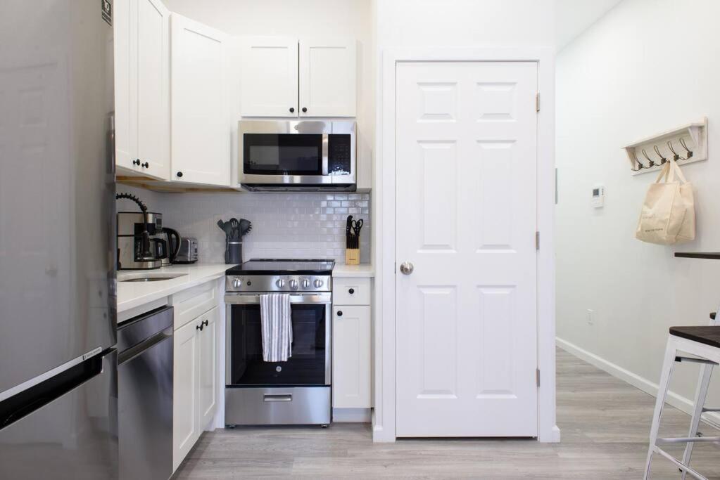 Apartment 240-14 New Prime Location W&d In Unit