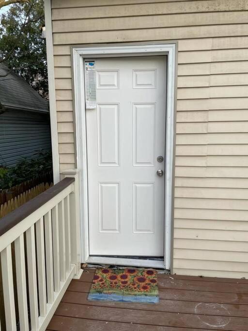 Cozy & Private Space Close To Rumc & Siuh Apartment