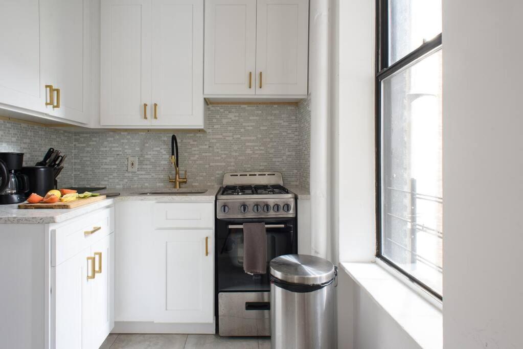 428-3r Spacious Prime Midtown 2br Newly Furnished *