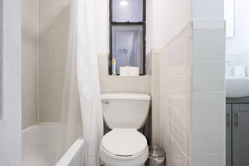 428-3r Spacious Prime Midtown 2br Newly Furnished * New York