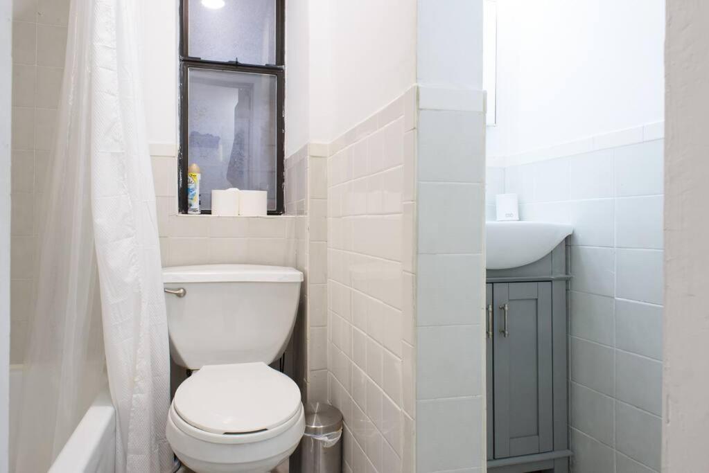 Apartment 428-3r Spacious Prime Midtown 2br Newly Furnished New York