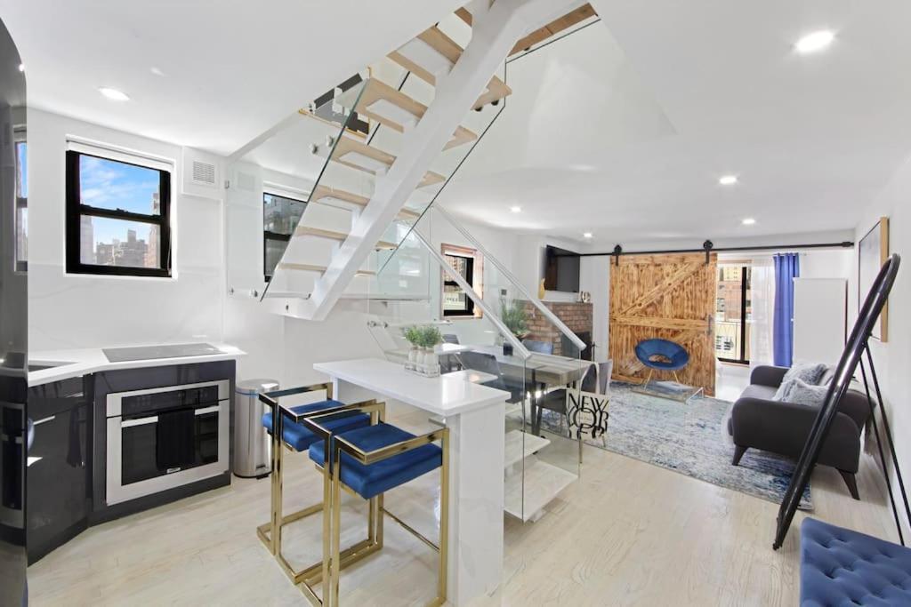 75-5c 3br Luxury Duplex Brand New W&d Elevator *