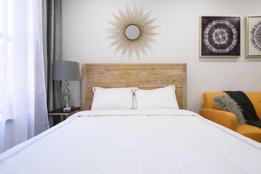1597-8 Luxury Upper East Side W&d New York