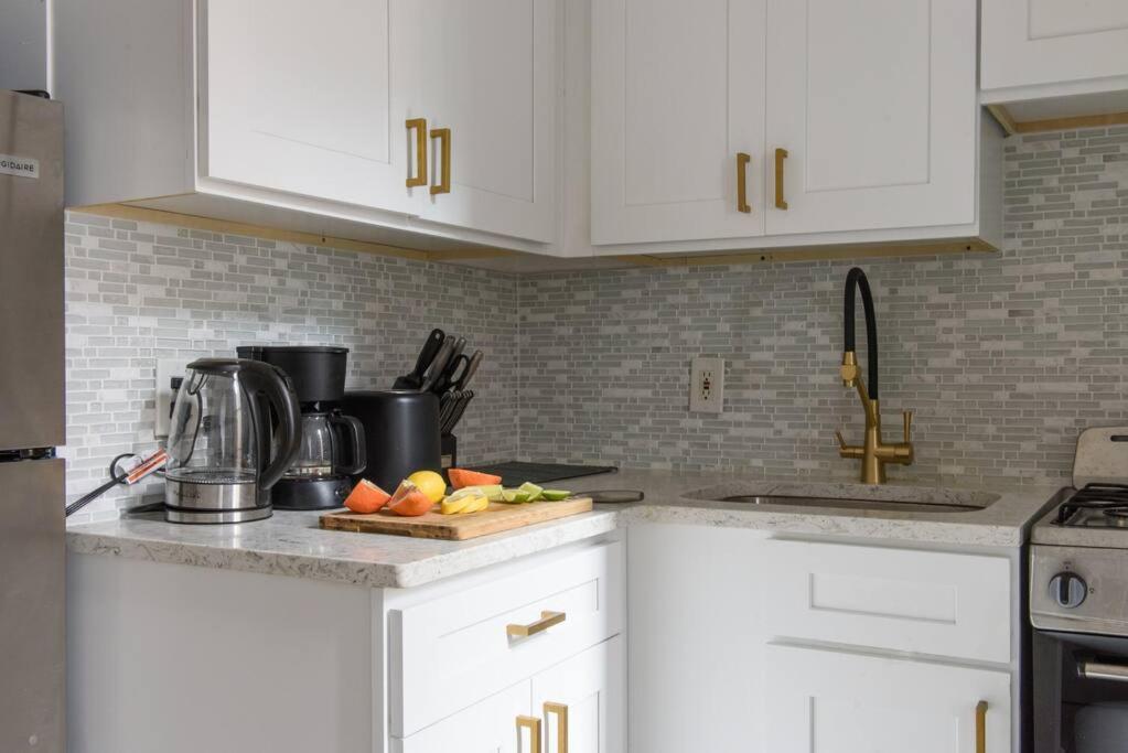 428-3r Spacious Prime Midtown 2br Newly Furnished * New York