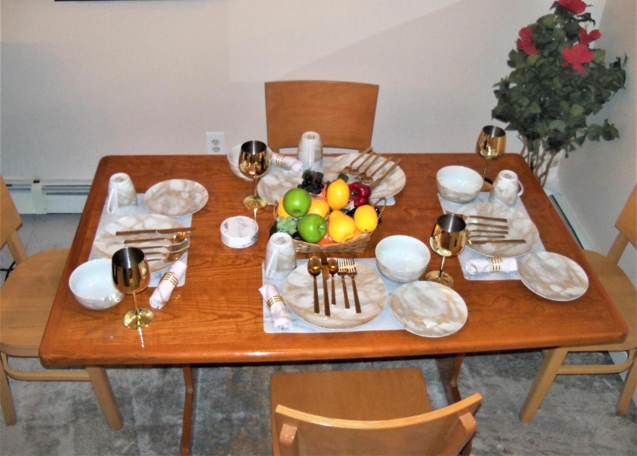 Apartment Booking.com Exxlusive: Fully Furnished One Bedroom Entire With Full Size Bed. For One Person Or Couple, Soulmate Positive Friendship