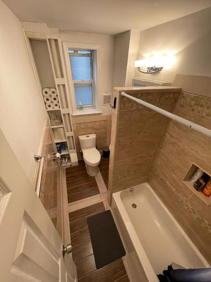 Homestay Elegant Private Close To Manhattan! - Is In A 2 Bedrooms Apartament And First Floor With Free Street Parking