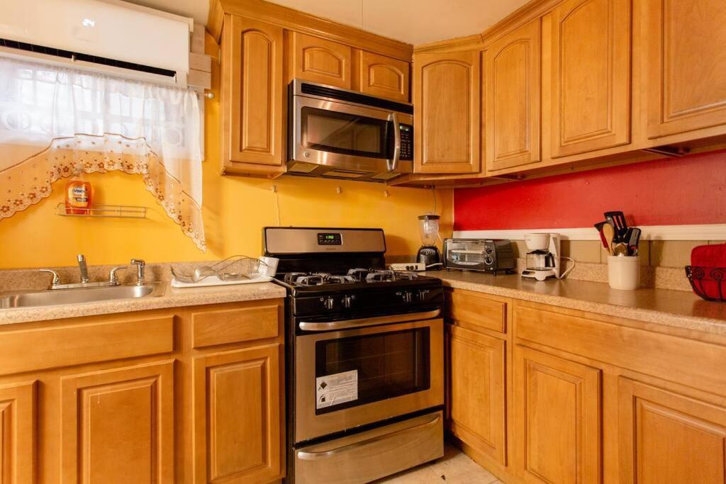 Large Apt, One Block To Train Apartment
