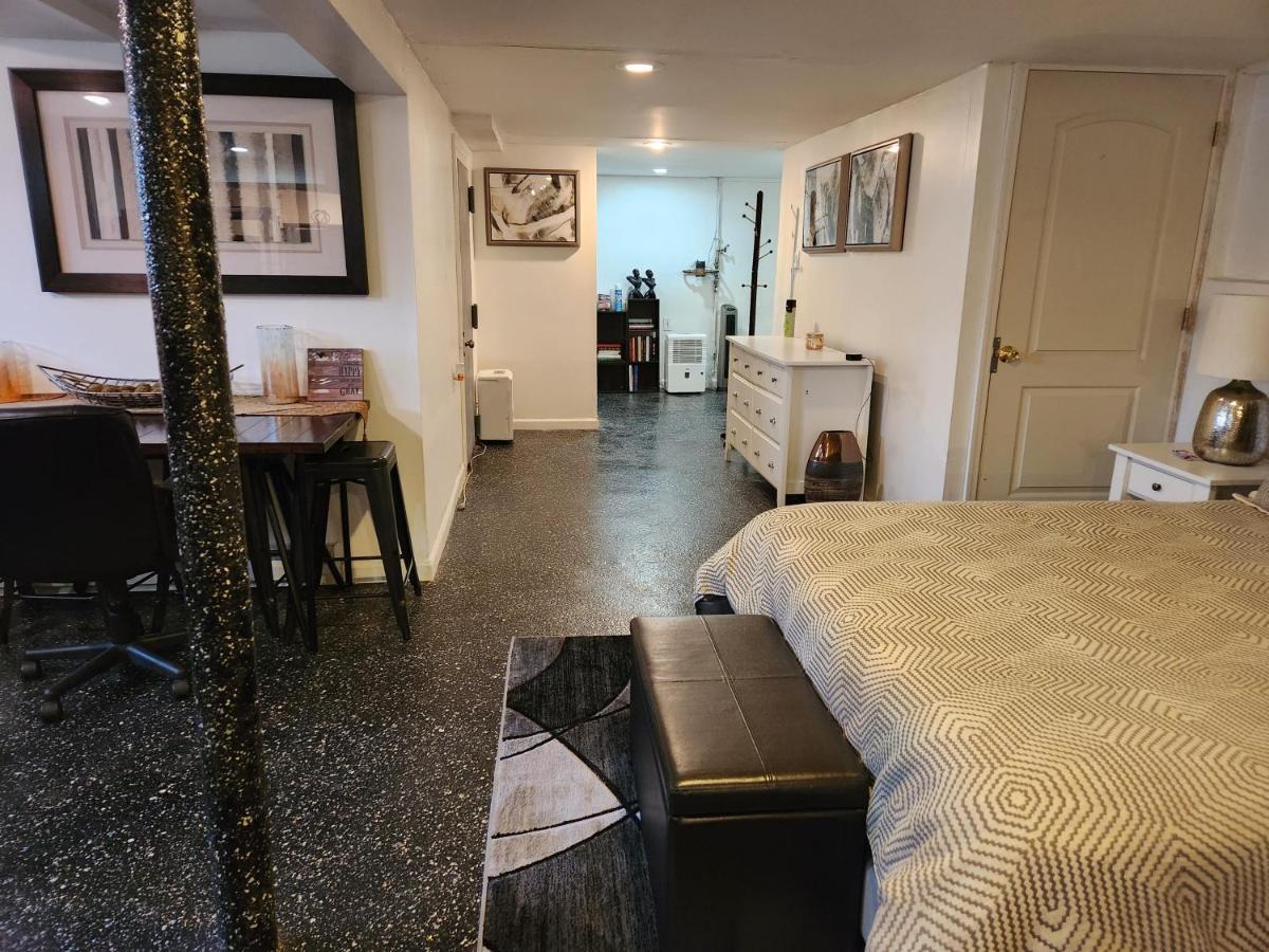 Cozy Studio; Lower Level Unit * New York