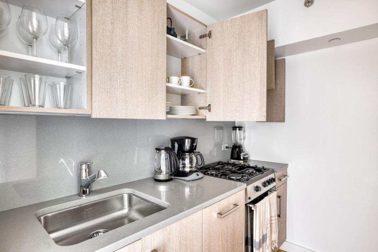 Chelsea 1br W Gym Balcony Doorman Nyc-33