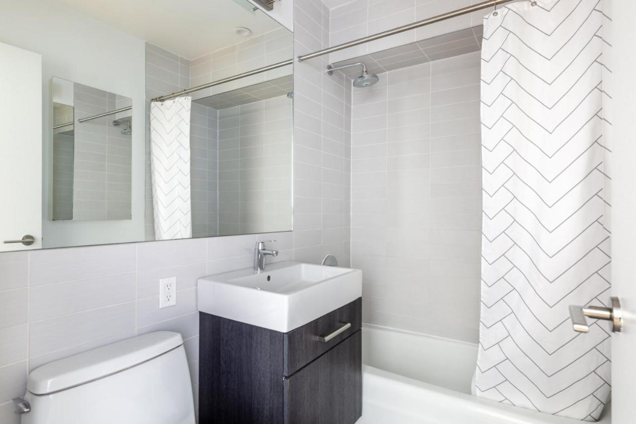 Quaint Chelsea 1br W Doorman Gym Balcony Nyc-7 *