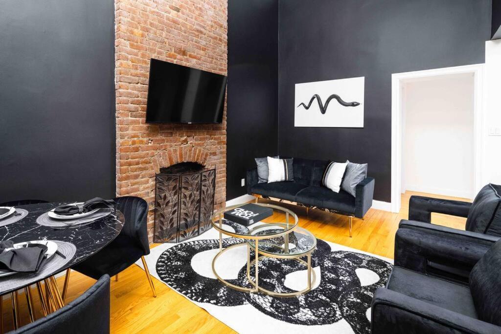 Spacious In Brooklyn Heights *