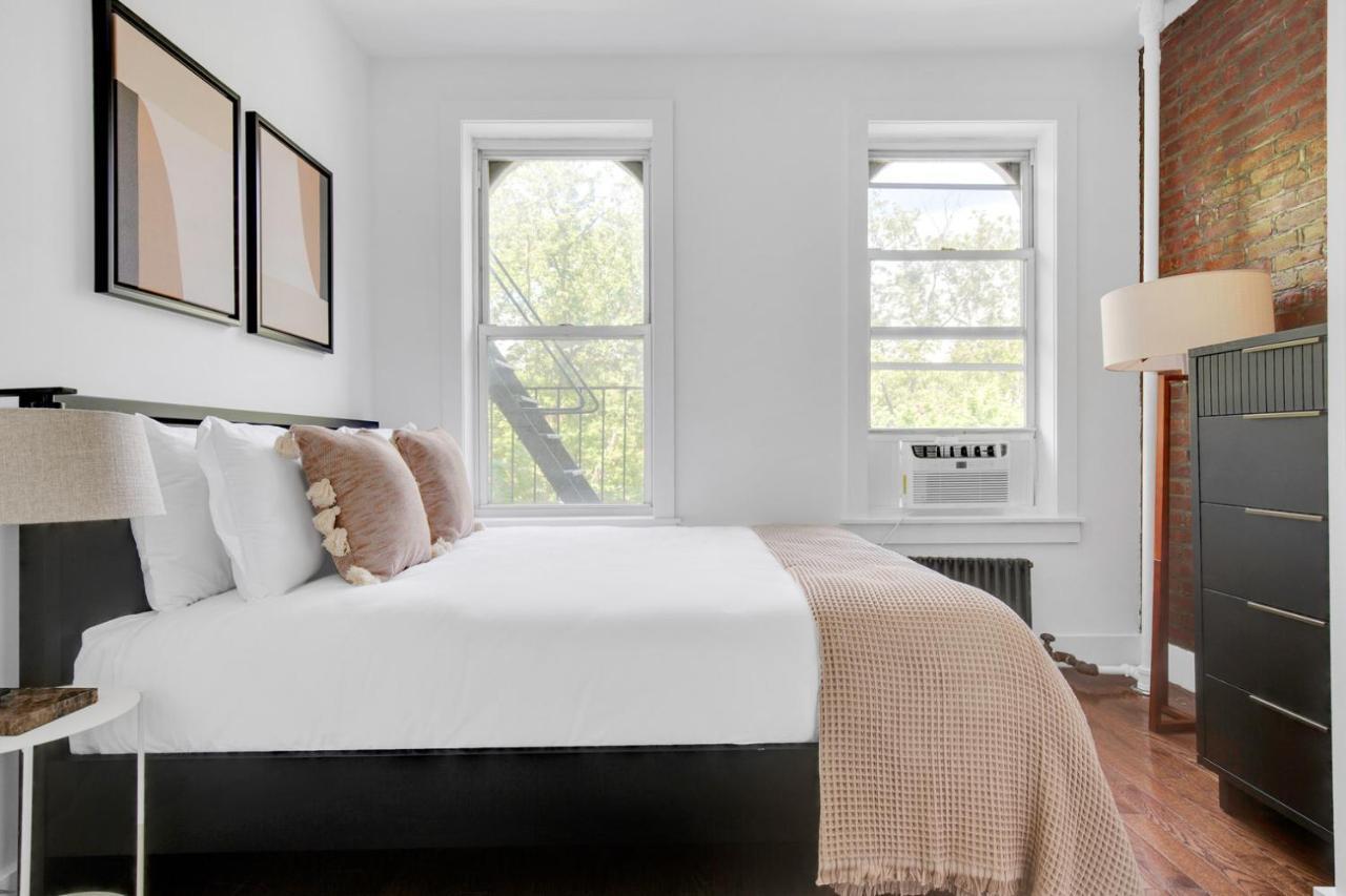 Sunlit Les 1br W Wd Nr Bd Train Nyc-865 * New York