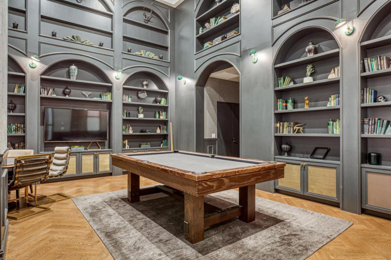 St 1br Wspeakeasy Doorman Gym Nyc-225 Apartment