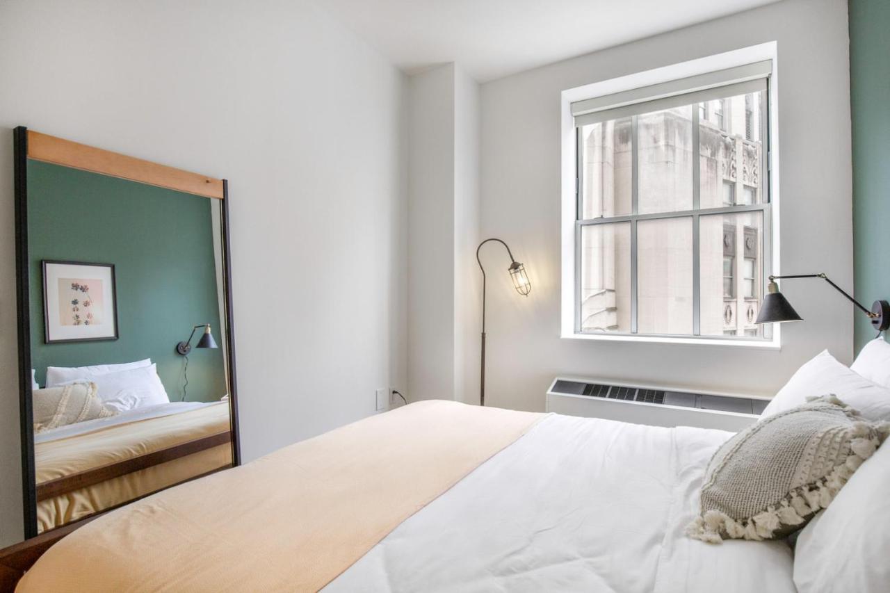Fidi 1br W Residents Bar Golf Simulator Gym Nyc-270