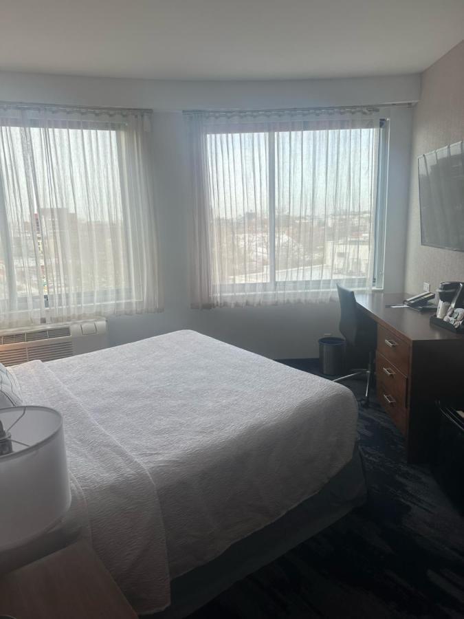 Fairfield & By Marriott Brooklyn Hotel New York
