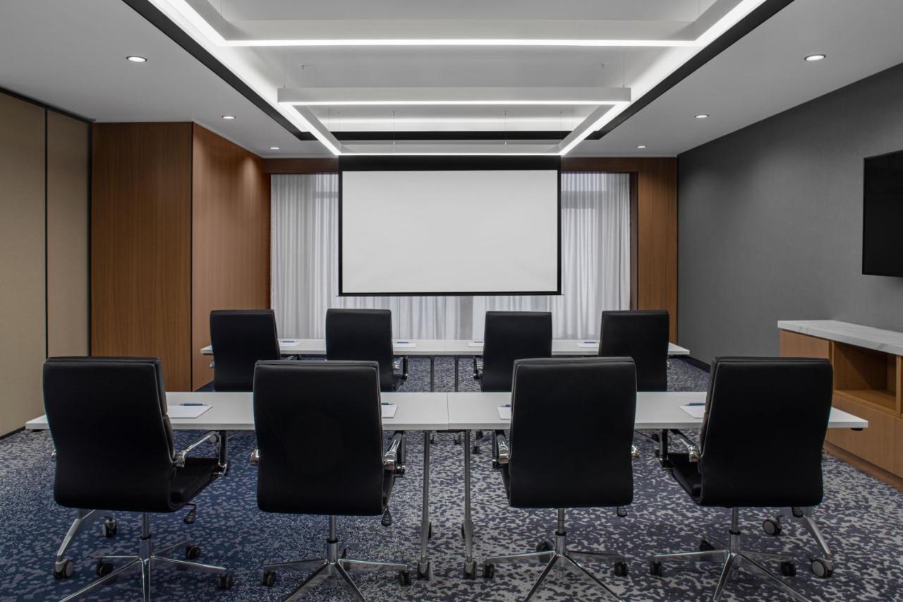 Four Points By Sheraton Flushing 4*