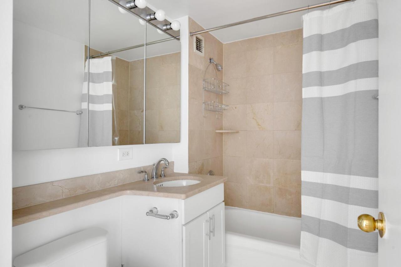 Uws 1br W Gym Doorman Nr Julliard Nyc-833 Apartment *
