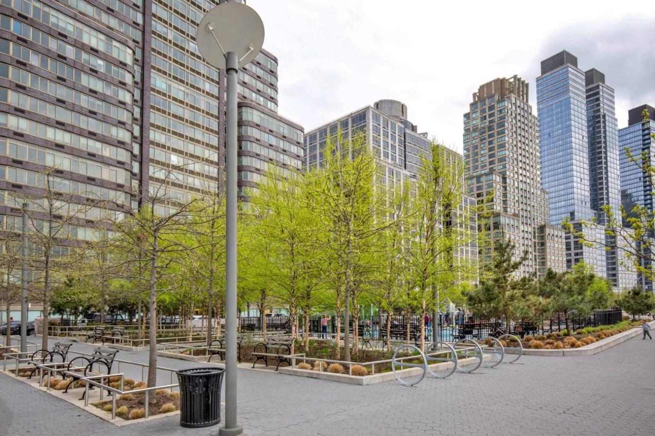 Uws 1br W Gym Doorman Nr Julliard Nyc-833 Apartment