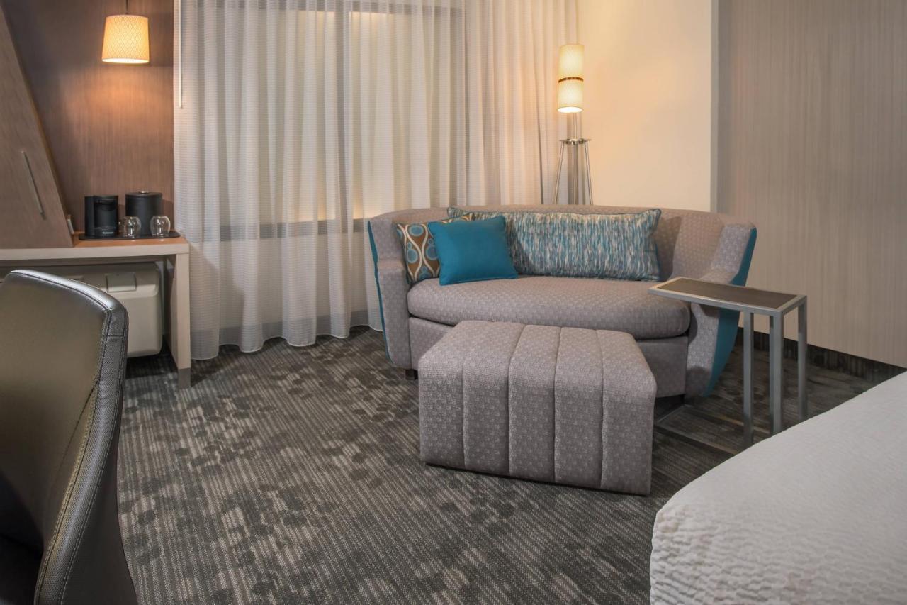 Courtyard By Marriott Queens, Jamaica 3*