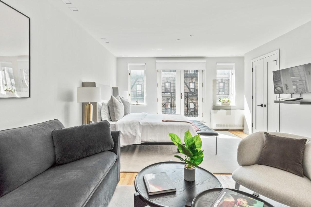 Luxe Studio With Charming Juliet Balcony *