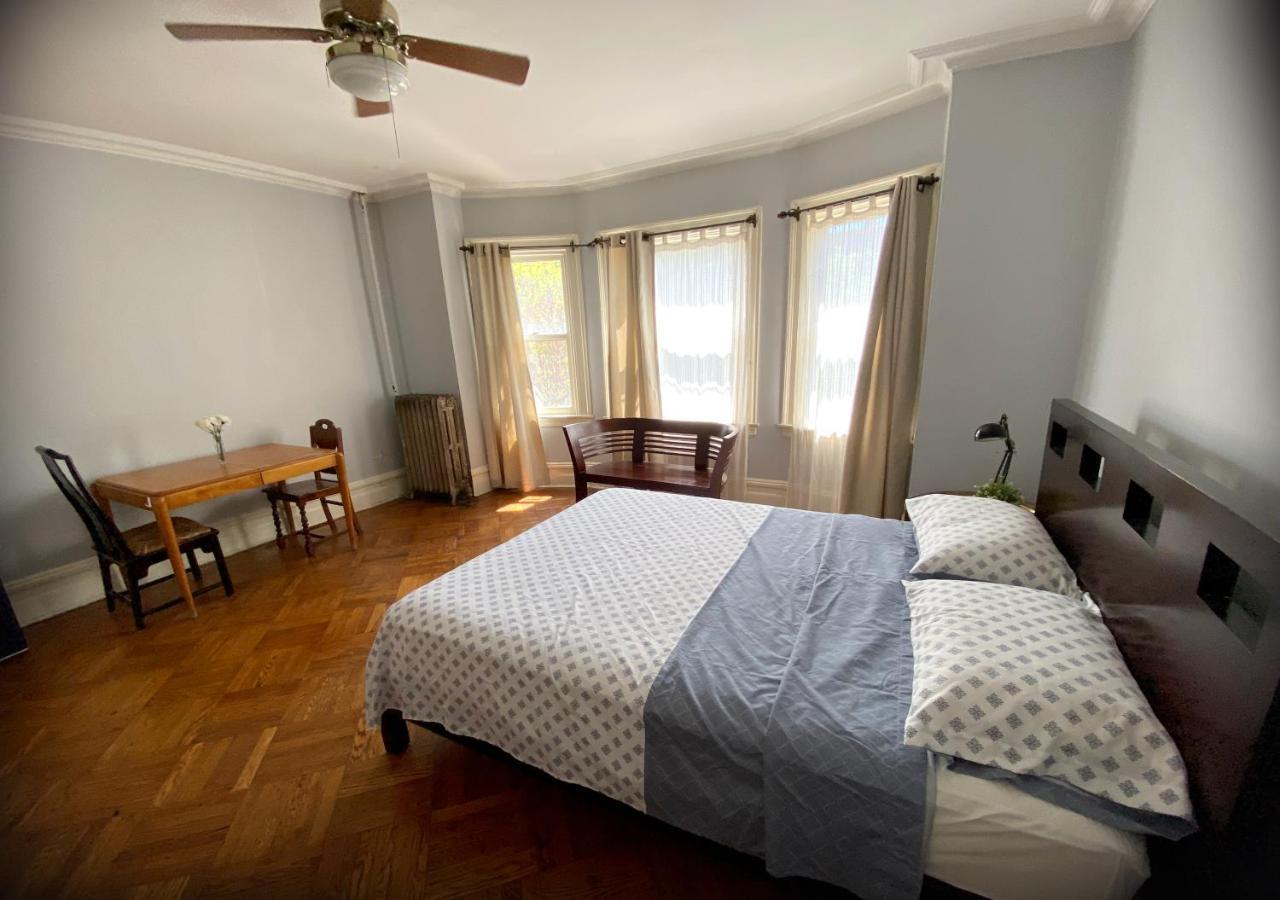 Spacious Bedroom In A Brooklyn House Shared With Host Homestay *