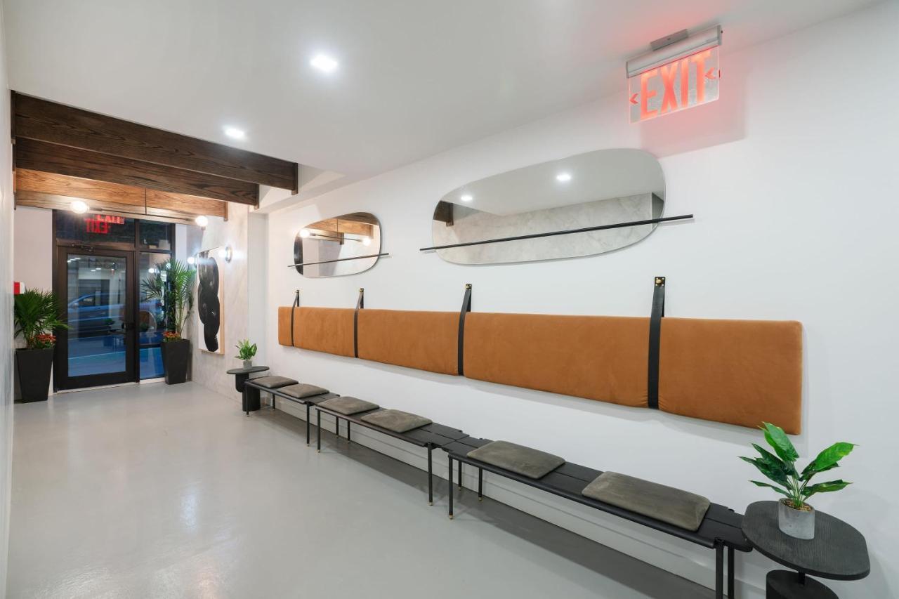 Modern Studio With Charming Juliet Balcony In Upper East Side Holiday home *