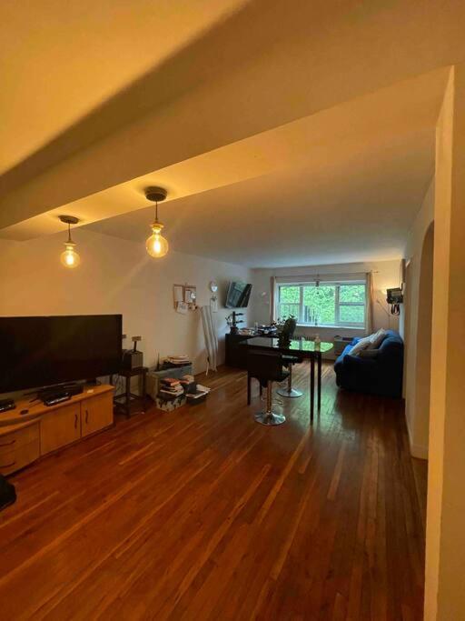 Apartment Riverdale