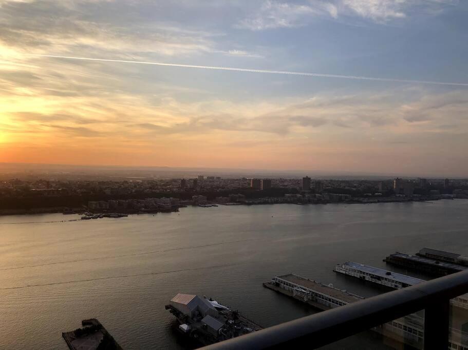 Stunning By Time Square & Hudson Yards New York