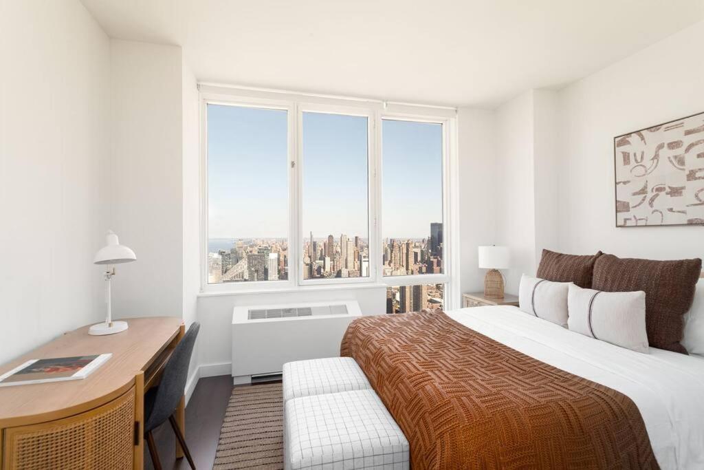 Apartment Stunning By Time Square & Hudson Yards *