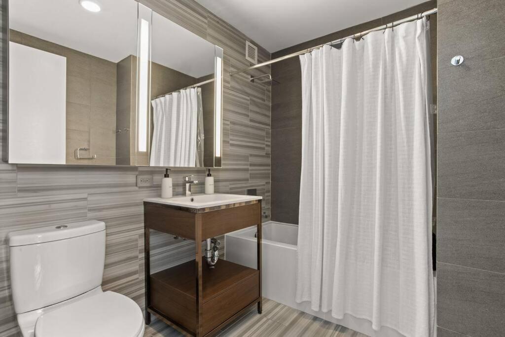Apartment Stunning By Time Square & Hudson Yards *