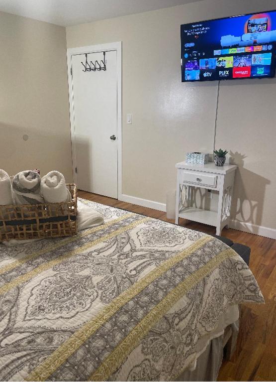 Chic Modern 2 Bed Apt Close To Jfk Apartment